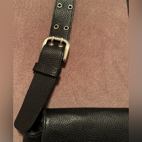 Vintage Roots Black Pebbled Leather Shoulder Bag - Picture 6 of 16